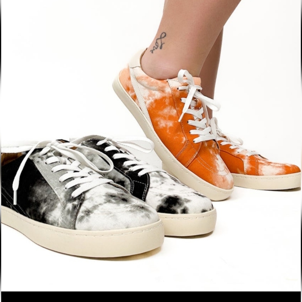 Mi.iM Lauren NWT Tie Dye Sneakers Sz 8  Gray/Black or Orange/cream Sz6